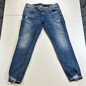 Silver Jeans Distressed Blue Jeans W:30” L: 27”